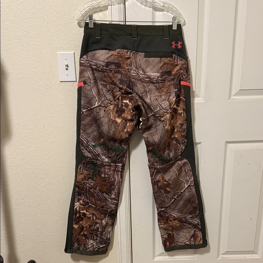 Under Armour Woodland Camo Pants with Pink Accents size 6
